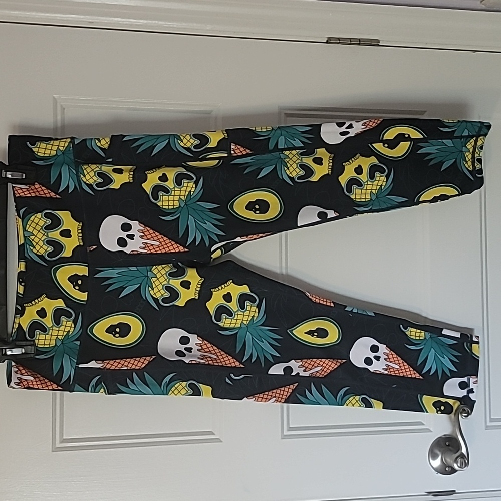 CVG ~ Constantly Varied Gear Ice Cream Skulls Capri Large